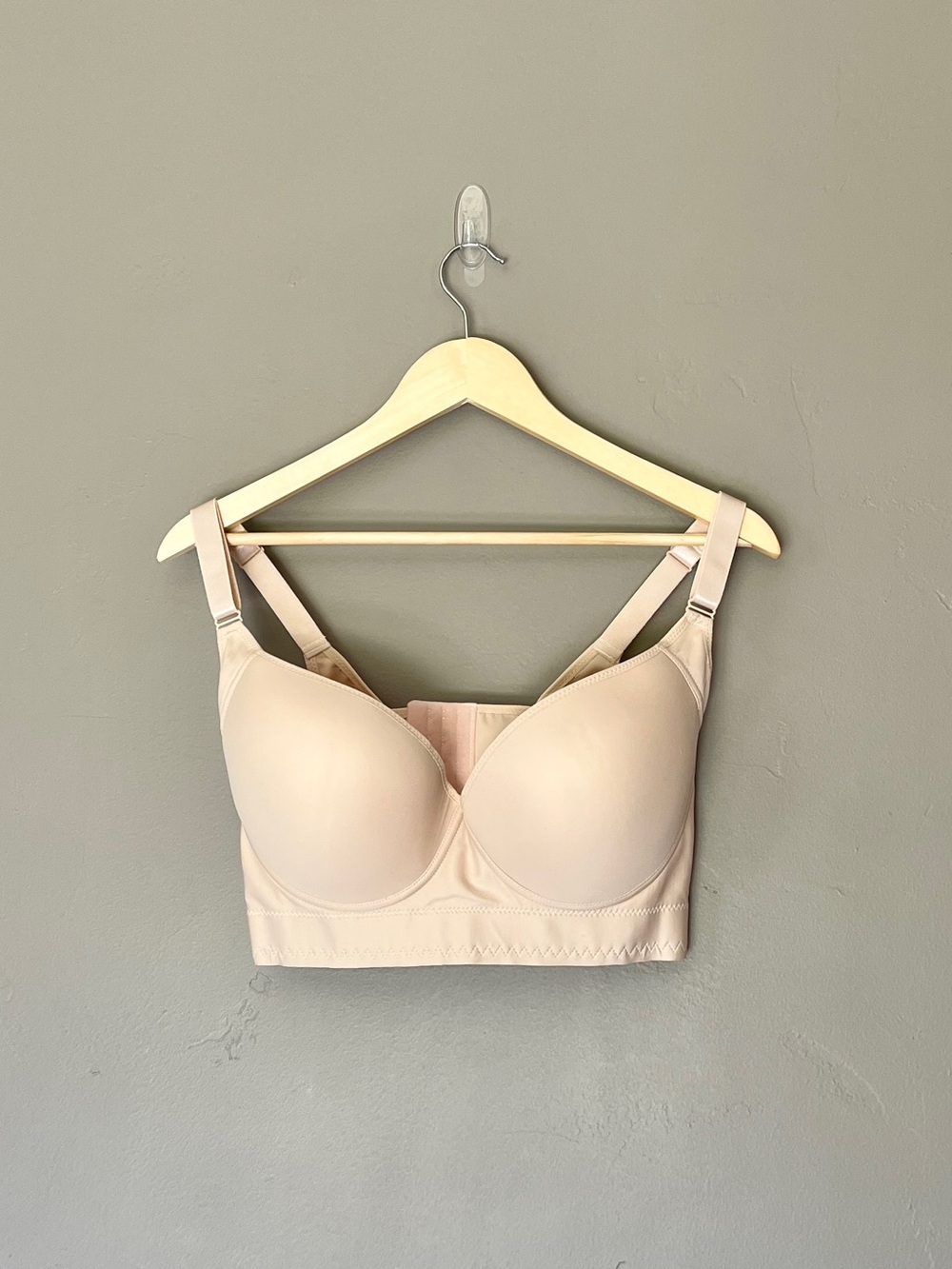 Shapedly Back Smoothing Shaping Bra 38F Light Nude Cream Brand New